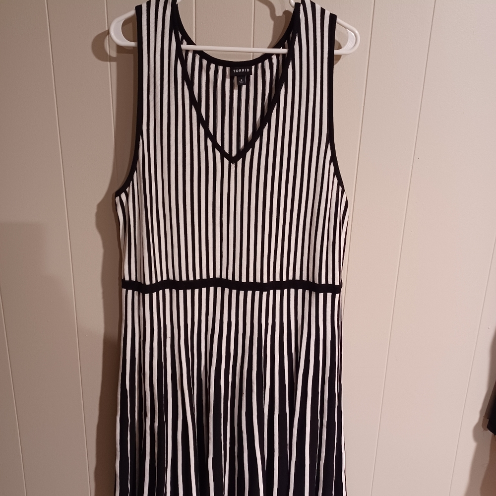 Torrid white with black stripes sleeveless sweater dress size 3